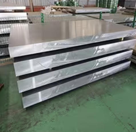 último caso de la compañía sobre Solución de láminas de aluminio para proyectos de energía solar en Omán